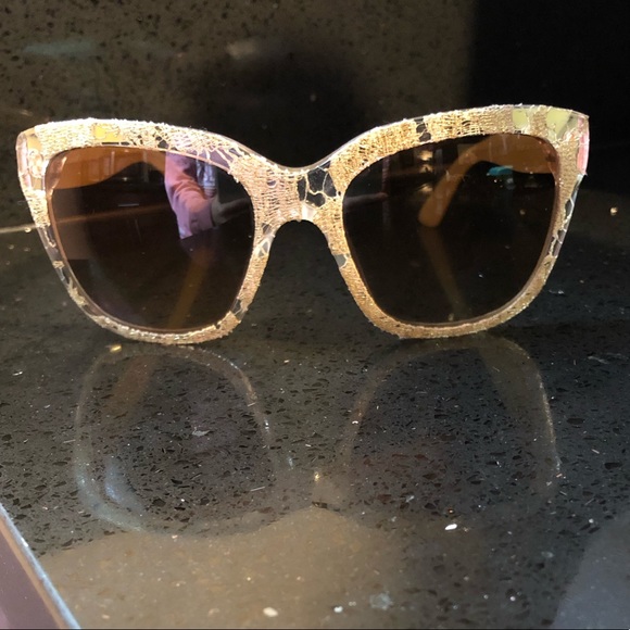 Dolce & Gabbana Gold Lace sunglasses - Picture 2 of 11